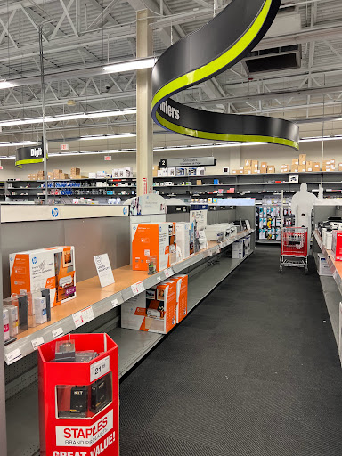 Office Supply Store «Staples», reviews and photos, 1700 W 49th St, Hialeah, FL 33012, USA