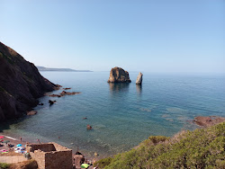 Porto Banda Beach'in fotoğrafı dağlarla çevrili