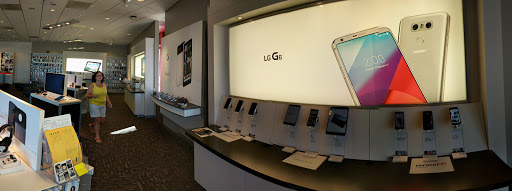 Cell Phone Store «Verizon», reviews and photos, 1935 S Val Vista Dr #103, Mesa, AZ 85204, USA