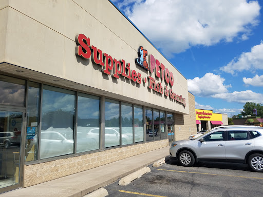 Petco Animal Supplies, 1231 Crossing Meadows Dr, Onalaska, WI 54650, USA, 