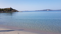 Foto von Punta Molentis Strand befindet sich in natürlicher umgebung