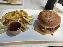 Plats et boissons du Restaurant de hamburgers BURGER HIT à Saint-Denis - n°7