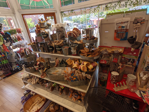 Pet Supply Store «The Dog Store», reviews and photos, 2301 Mt Vernon Ave, Alexandria, VA 22301, USA