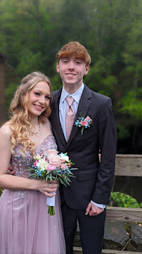 Reese Floral Art - Photo 5 - Car repair in Niles, OH, Youngstown