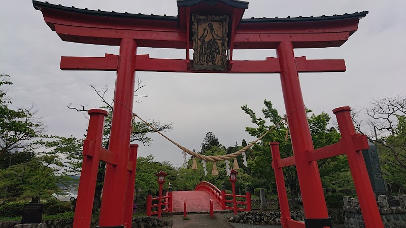 八幡神社（涼ヶ岡八幡神社）