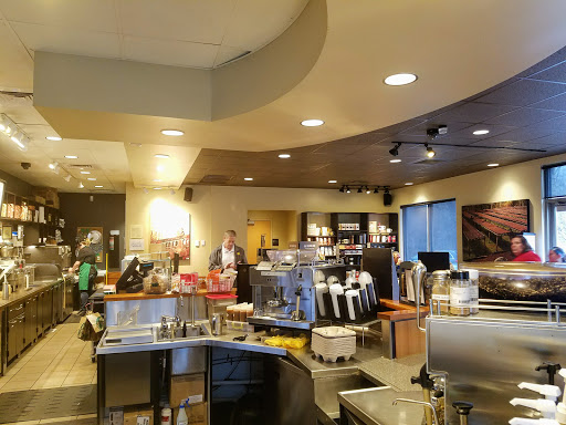 Starbucks, 1030 S 5th St, St Charles, MO 63301, USA, 