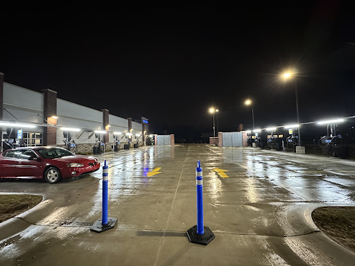 WhiteWater Express Car Wash en East Lansing