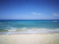 Salins beach'in fotoğrafı geniş bir kıyı şeridi ile birlikte