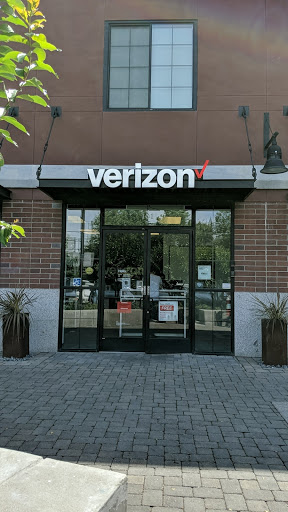 Cell Phone Store «Verizon Authorized Retailer - A Wireless», reviews and photos, 1804 19th St #101, Sacramento, CA 95811, USA