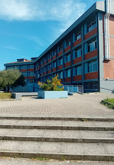 Istituto Statale di Istruzione Secondaria Superiore Gobetti De Gasperi Morciano Via Largo Centro Studi, 12/14/3, 47833 Morciano di Romagna RN, Italia