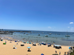 Zdjęcie Mothers Beach z powierzchnią turkusowa czysta woda