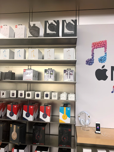 Computer Store «Apple Fashion Valley», reviews and photos, 7007 Friars Rd, San Diego, CA 92108, USA