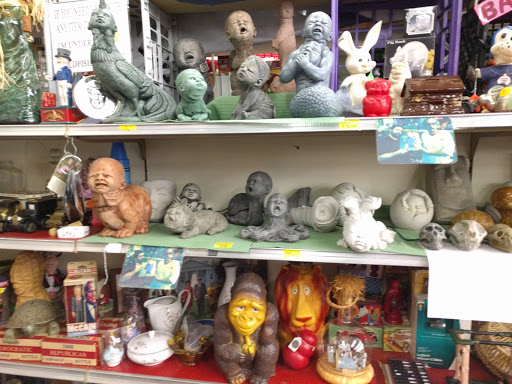 Flea Market «Streetsboro Flea Market - Furniture, Antiques, Collectibles», reviews and photos, 1513 Streetsboro Rd, Streetsboro, OH 44241, USA