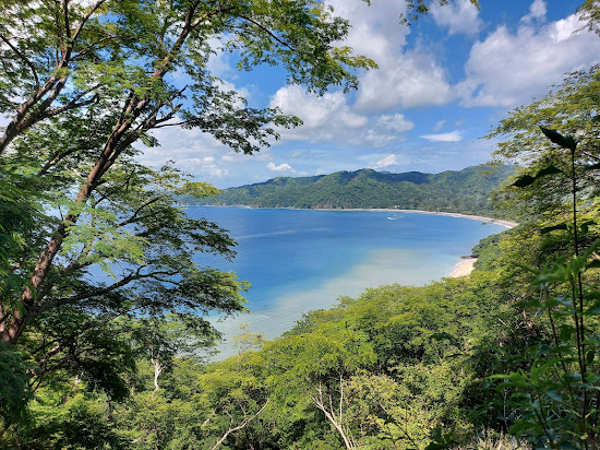 Tapustxunya Beach