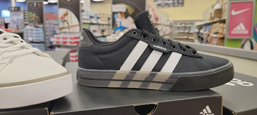 Shoe Store «Shoe Carnival», reviews and photos, 2105 N Prospect Ave, Champaign, IL 61822, USA