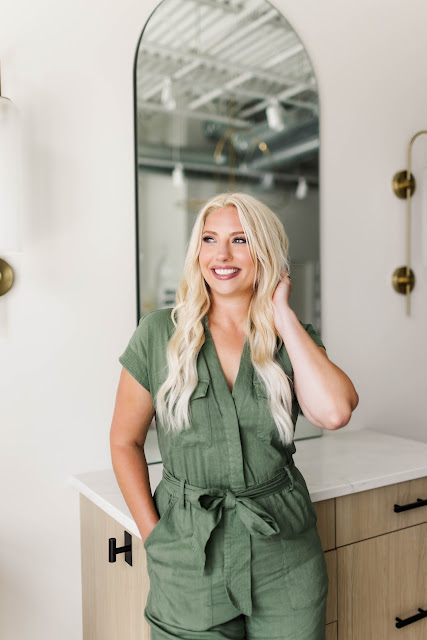 Chelsee Baker at Salon Astoria