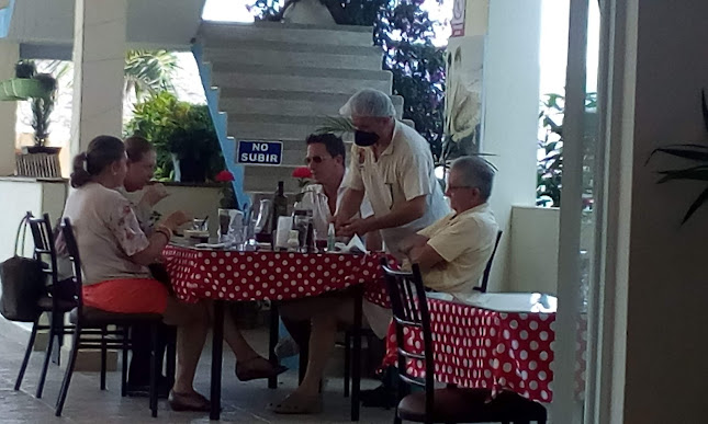 Opiniones de Restaurante Sabor Español en Puerto López - Pub