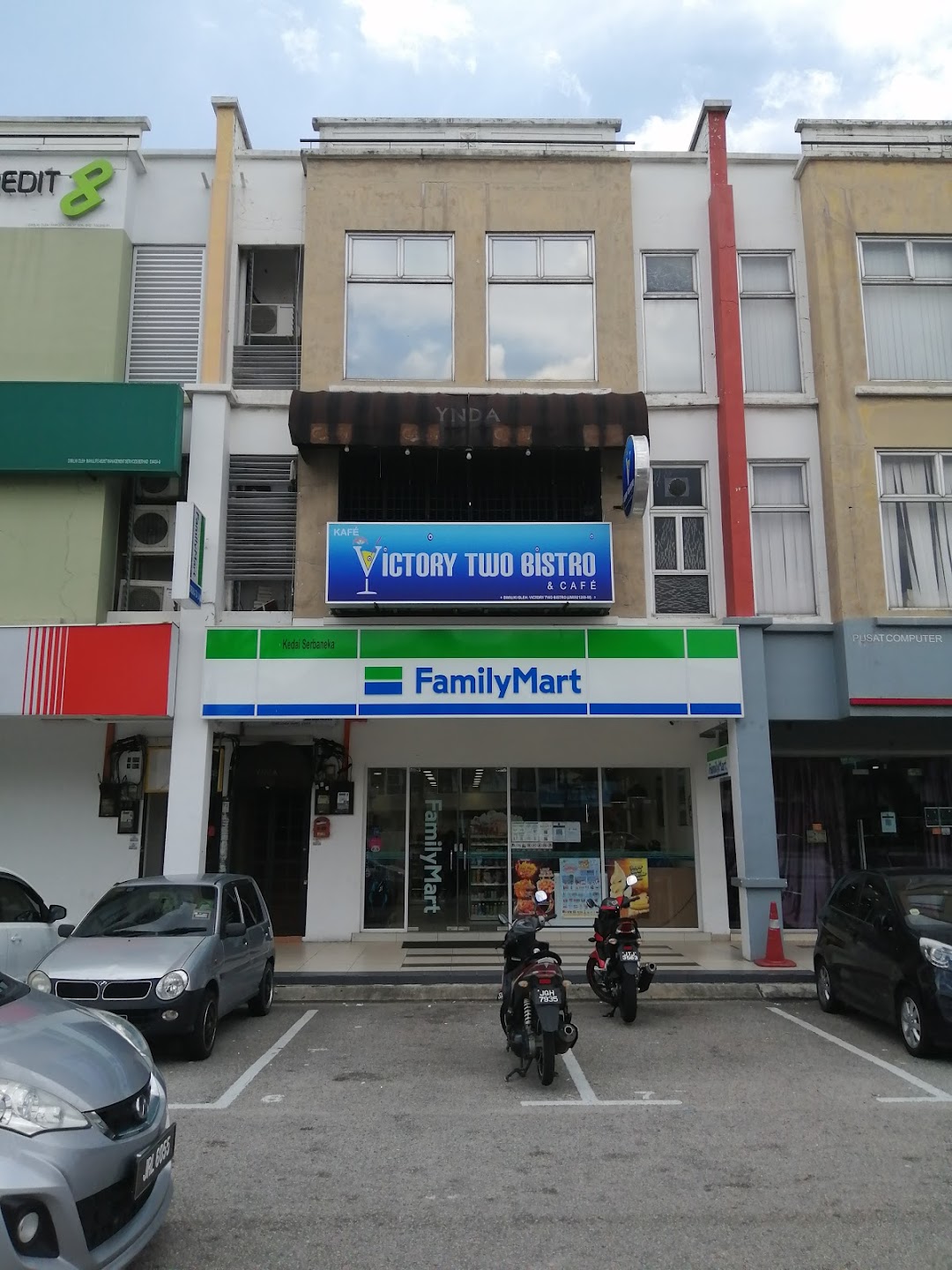 Family mart setia tropika