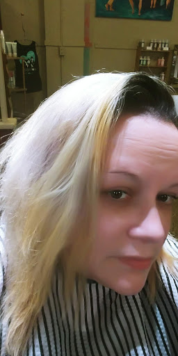 Beauty Salon «Hot Heads A Cool Salon», reviews and photos, 6008 W Vliet St, Milwaukee, WI 53213, USA