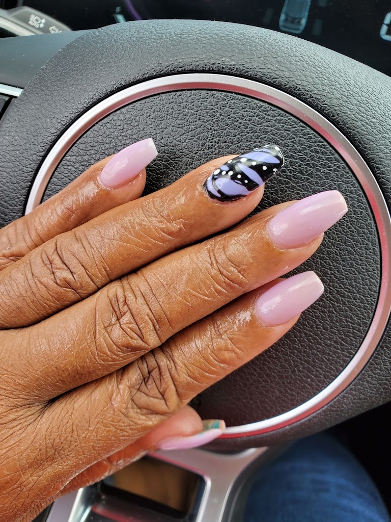 Lucky Nails Spa 08205