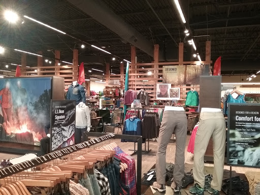 Clothing Store «L.L. Bean», reviews and photos, 25225 Cedar Rd, Lyndhurst, OH 44124, USA