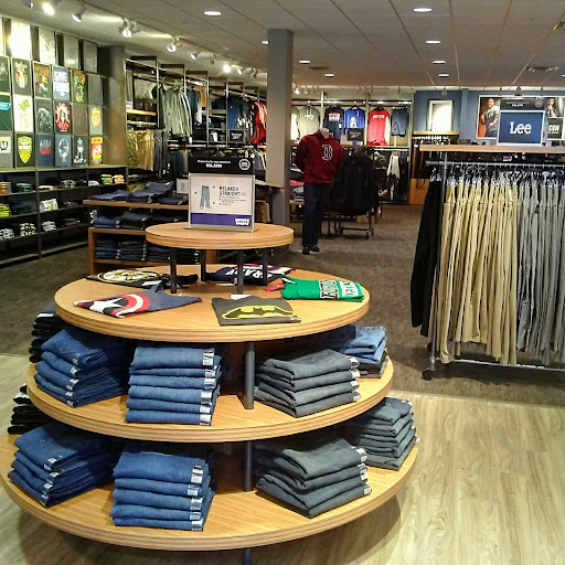 Outlet Mall «Tanger Outlet Tilton», reviews and photos, 120 Laconia Rd, Tilton, NH 03276, USA