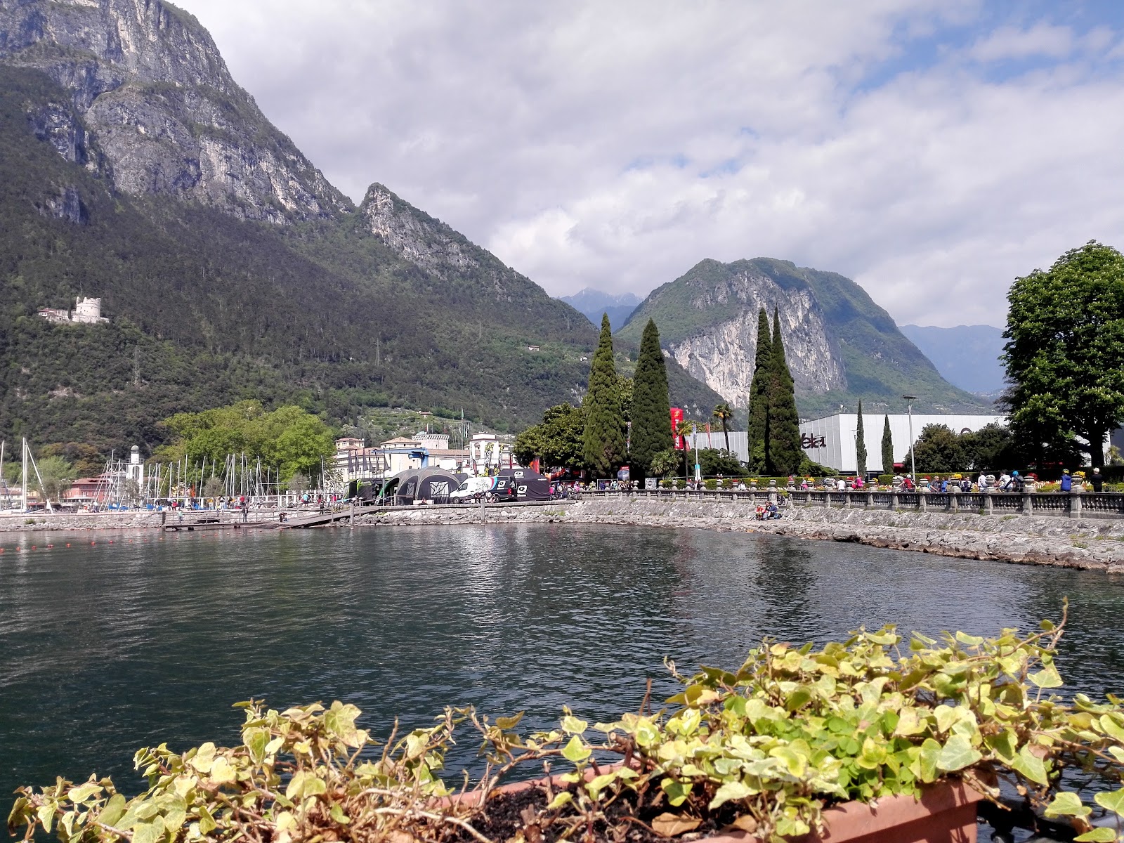 Foto de Spiaggia Riva del Garda y el asentamiento