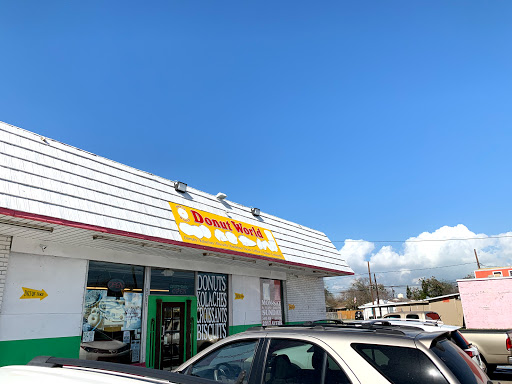 Donut World, 2317 Ayers St, Corpus Christi, TX 78404, USA, 