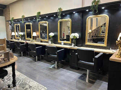 LE SALON by nath à La Celle-Saint-Cloud