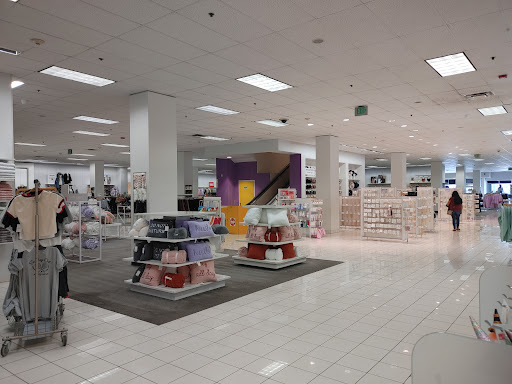 Clothing Store «Forever 21», reviews and photos, 200 Inland Center Dr, San Bernardino, CA 92408, USA