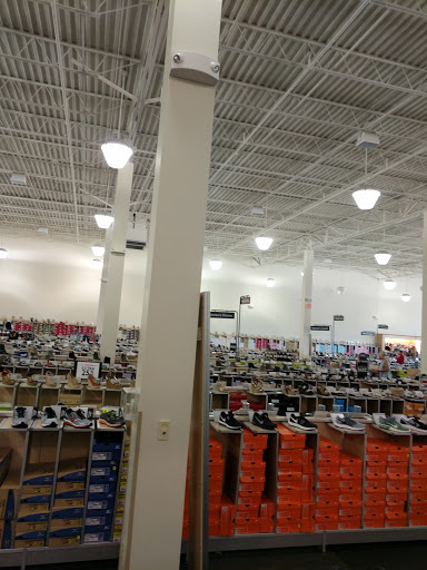 Shoe Store «DSW Designer Shoe Warehouse», reviews and photos, 1435 E Southlake Blvd, Southlake, TX 76092, USA
