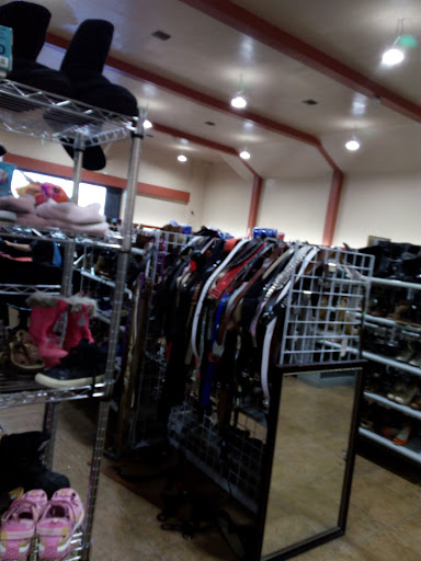Store «Goodwill - Los Angeles», reviews and photos, 817 South La Brea Ave, Los Angeles, CA 90036, USA