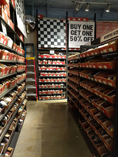 Shoe Store «Vans», reviews and photos, 13000 Folsom Blvd #403, Folsom, CA 95630, USA