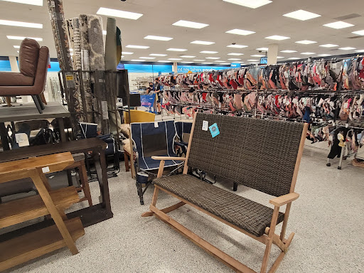 Clothing Store «Ross Dress for Less», reviews and photos, 12680 W Sunrise Blvd, Sunrise, FL 33323, USA