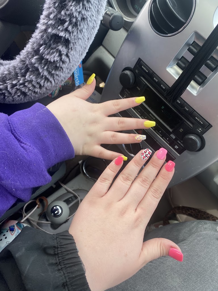 Essence Nail & Spa 27030