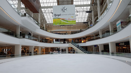 Park «Holladay Park», reviews and photos, NE Holladay St & NE 11th Ave, Portland, OR 97232, USA