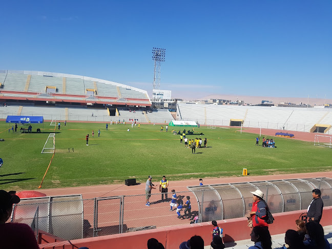 Opiniones de Estadio Jorge Basadre en Tacna - Tienda de deporte