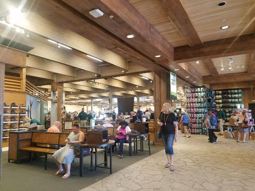 Clothing Store «L.L. Bean», reviews and photos, 95 Main St, Freeport, ME 04032, USA