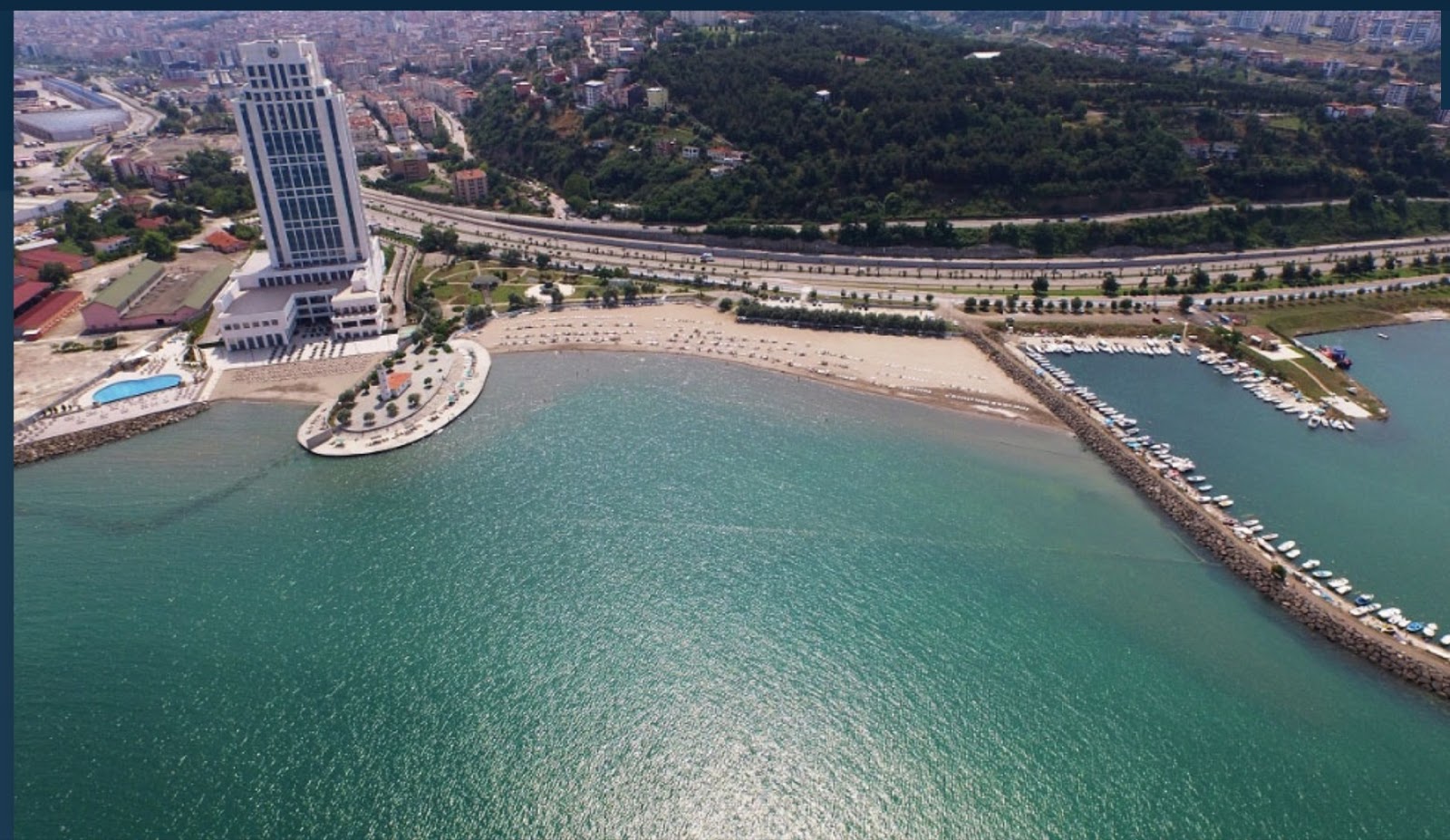 Fotografija Fener Plaji z svetel pesek površino