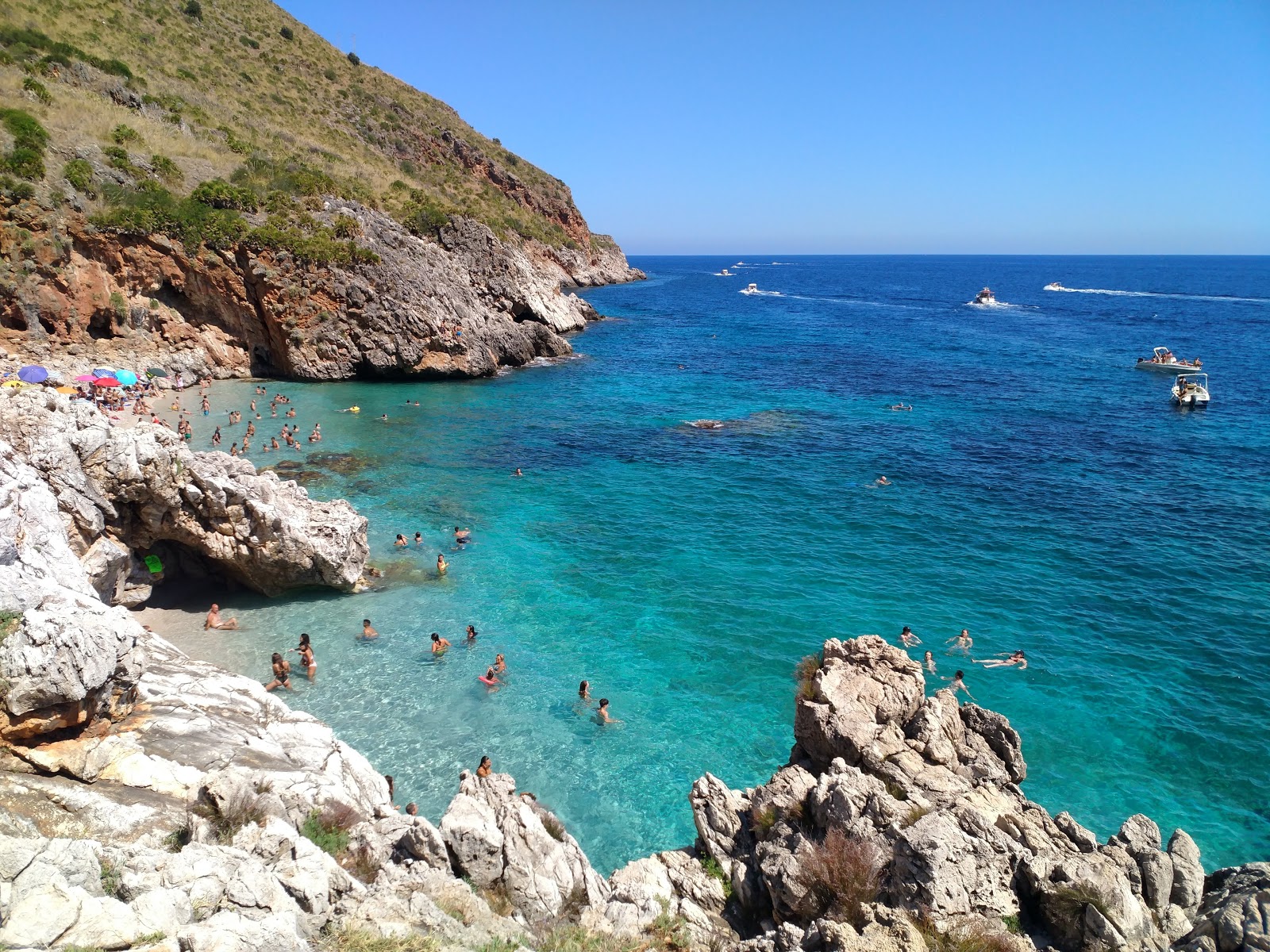 Cala Capreria的照片 带有小海湾
