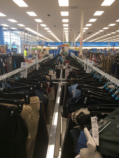 Clothing Store «Ross Dress for Less», reviews and photos, 1020 Veterans Pkwy, Clarksville, IN 47129, USA