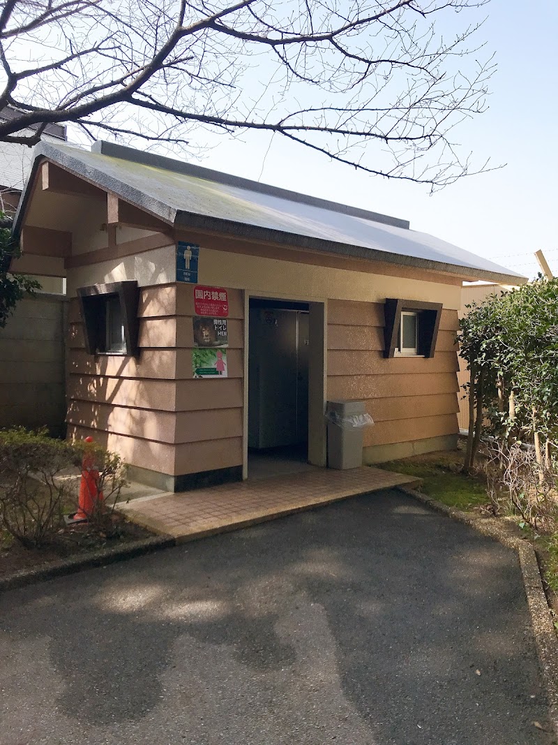 大牟田市動物園トイレ