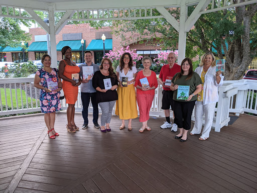 Book Store «FoxTale Book Shoppe», reviews and photos, 105 E Main St, Woodstock, GA 30188, USA