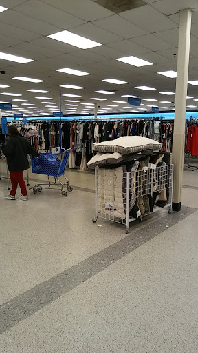 Clothing Store «Ross Dress for Less», reviews and photos, 30 Malphrus Rd, Bluffton, SC 29910, USA