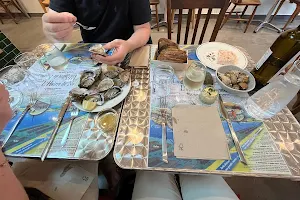 L'ître, bar à huîtres image