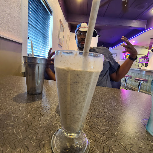 American Restaurant «The Purple Cow Restaurant», reviews and photos, 8026 Cantrell Rd, Little Rock, AR 72227, USA