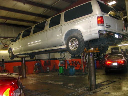 Auto Repair Shop «Lee Myles Auto Care & Transmissions», reviews and photos, 914 Fern Ave, Reading, PA 19607, USA