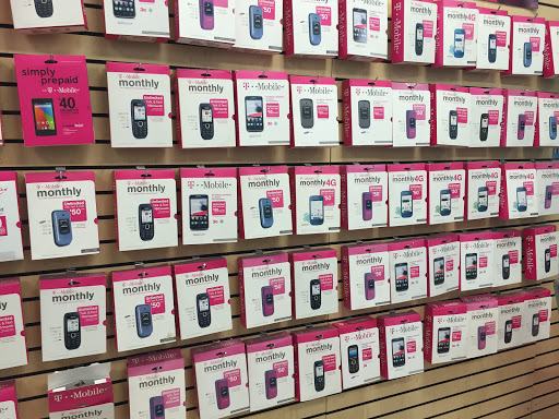 Cell Phone Store «T-Mobile Miami Beach South Beach», reviews and photos, 1507 Washington Ave, Miami Beach, FL 33139, USA