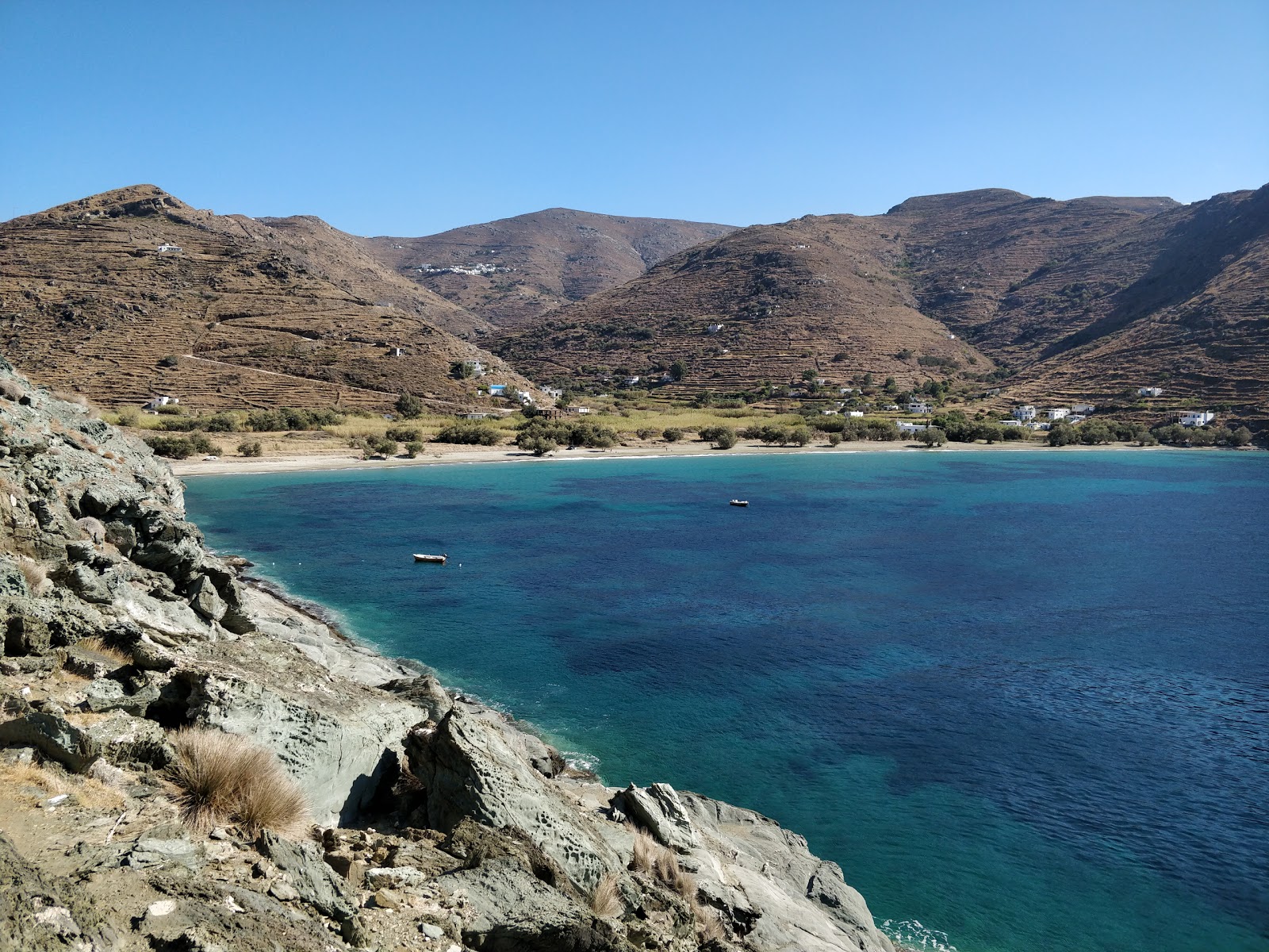 Foto di Sikamia beach con più baie spaziose