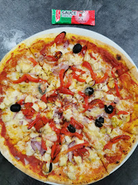 Pizza du Restaurant servant du couscous GREENADINE pizzeria cauderan à Bordeaux - n°9